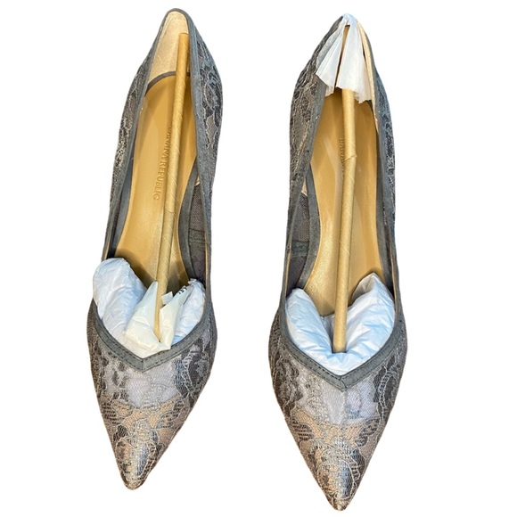 Banana Republic Gray Lace Heels/NWOT pristine - Picture 2 of 5